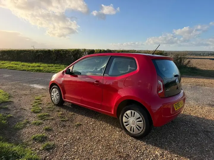 Volkswagen Up 2015 photo 3