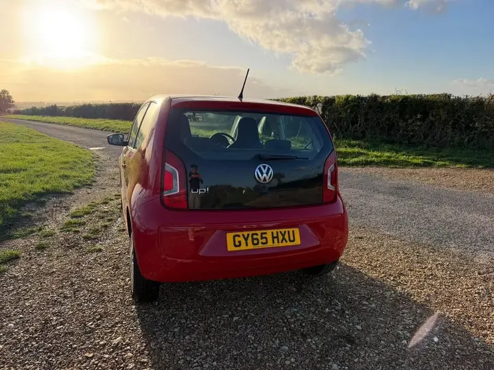 Volkswagen Up 2015 photo 4