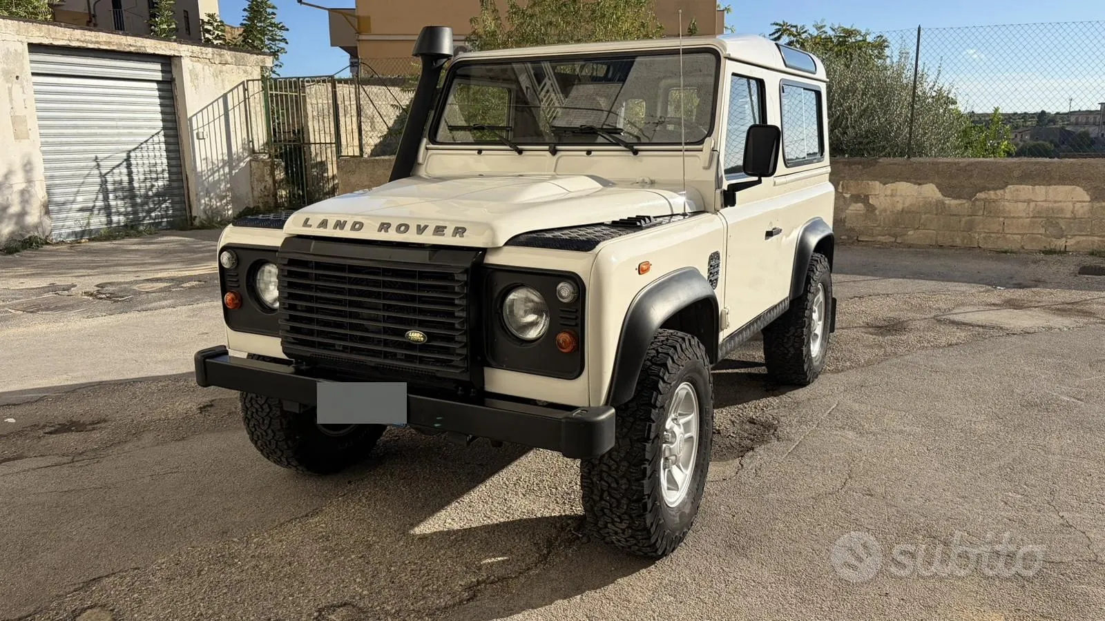 Land Rover Defender