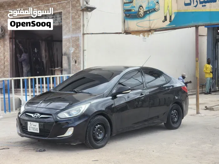 Hyundai Accent 2013 photo 3