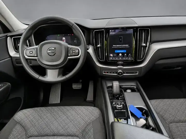 Volvo Xc60 2023 photo 2