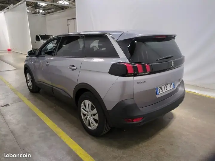 Peugeot 5008 2020 photo 3