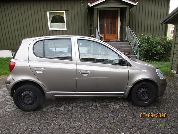 Toyota Yaris 2004 photo 4