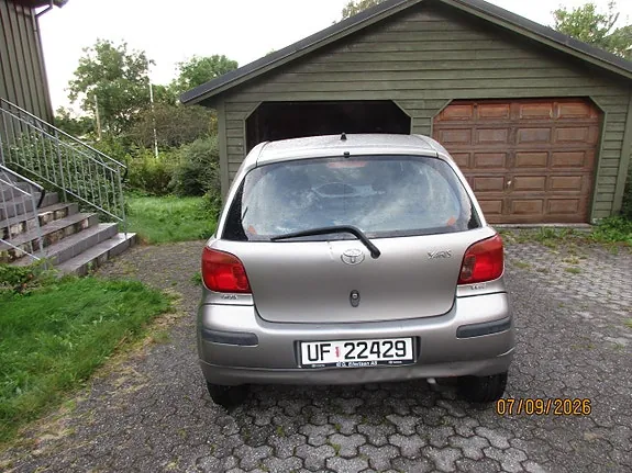 Toyota Yaris 2004 photo 3