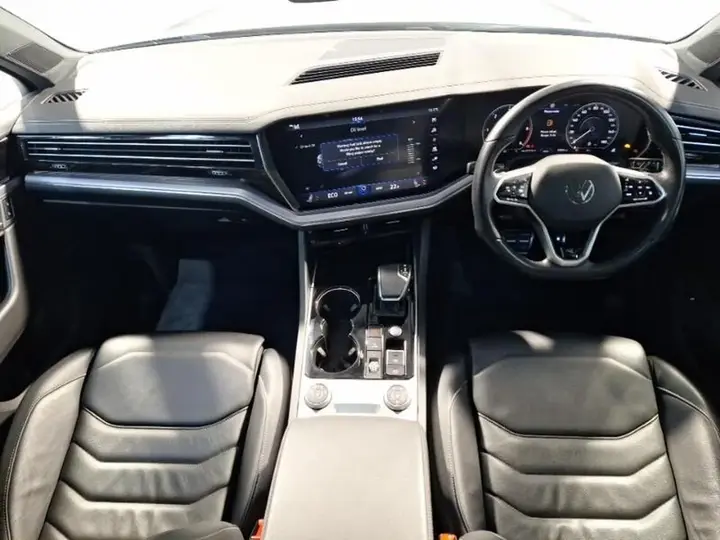 Volkswagen Touareg 2023 photo 3