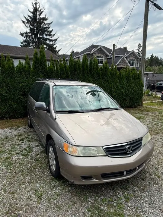 Honda Odyssey 2004 photo 2