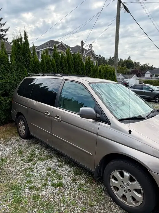 Honda Odyssey 2004 photo 3