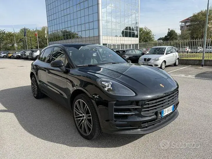 Porsche Macan 2021 photo 2