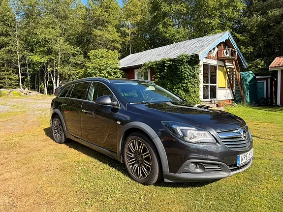 Opel Insignia Country Tourer 2014 photo 2