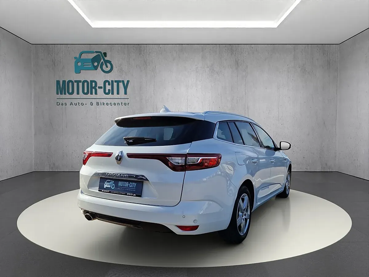 Renault Megane 2018 photo 3
