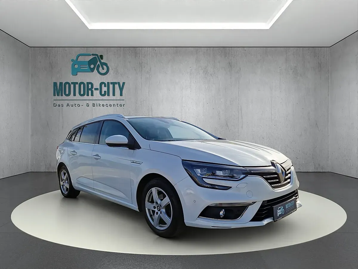 Renault Megane 2018 photo 2