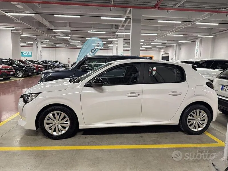 Peugeot 208 2023 photo 2