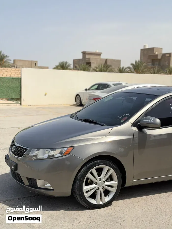 Kia Forte 2012 photo 2