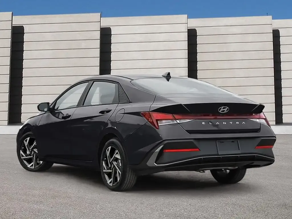 Hyundai Elantra 2026 photo 4