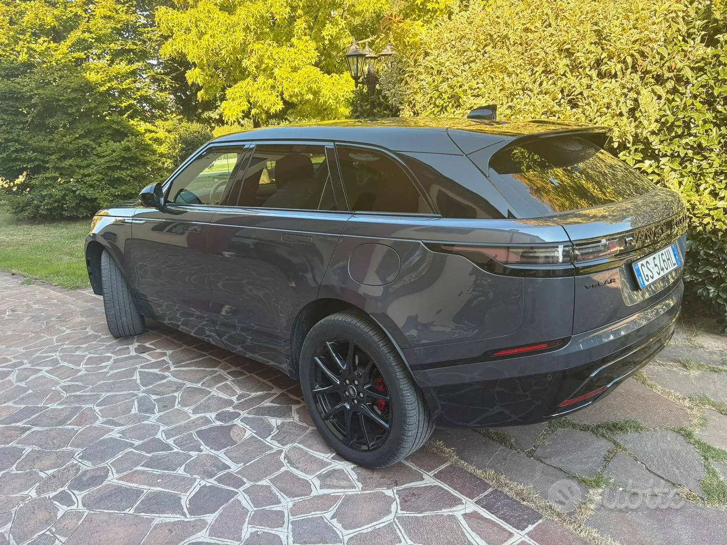 Land Rover Range Rover Velar 2024 photo 2