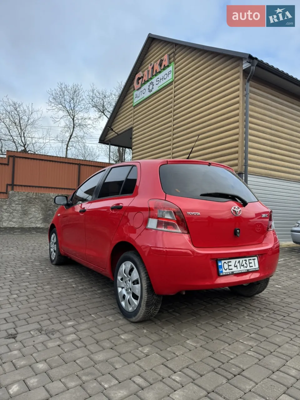 Toyota Yaris 2011 photo 2