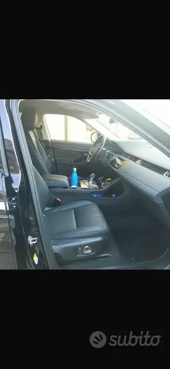 Land Rover Range Rover Evoque 2022 photo 3