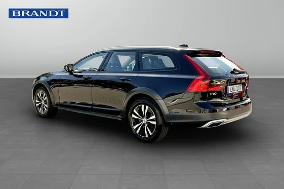 Volvo V90 Cross Country 2020 photo 2