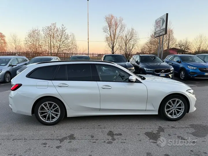BMW 318D 2022 photo 5