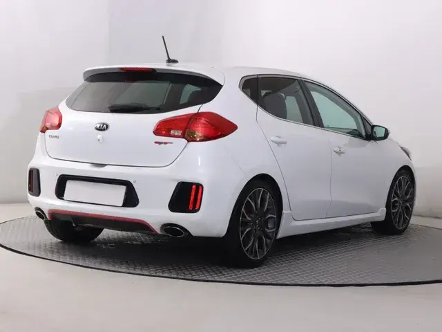 Kia Ceed 2015 photo 4