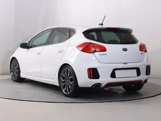 Kia Ceed 2015 photo 3