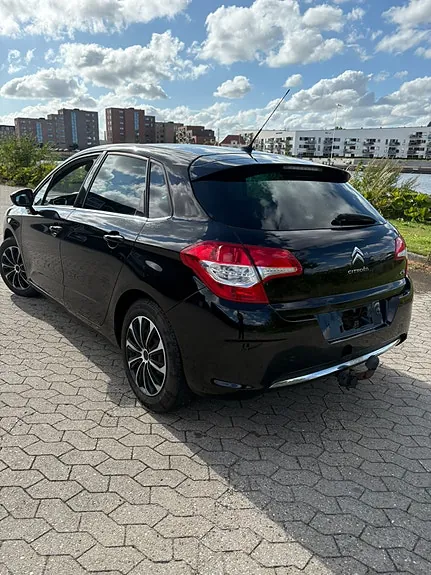 Citroen C4 2011 photo 4