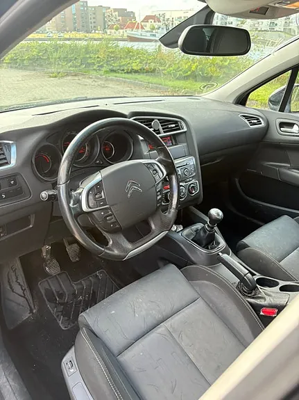 Citroen C4 2011 photo 5