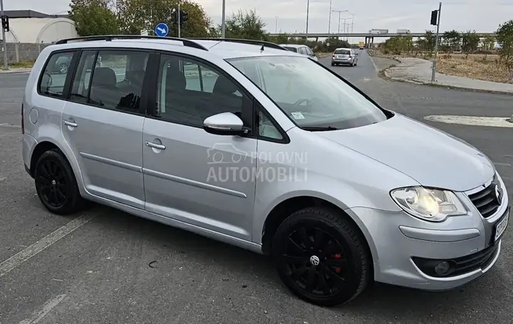Volkswagen Touran 2009 photo 5
