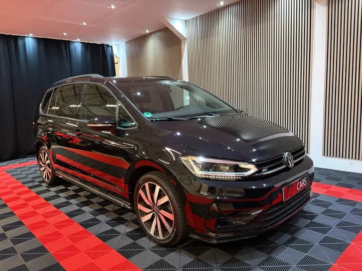 Volkswagen Touran 2022 photo 2