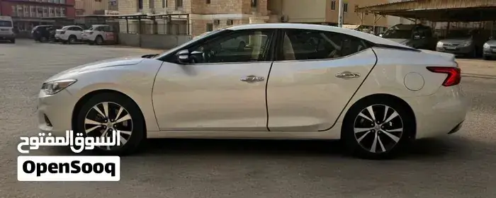 Nissan Maxima
