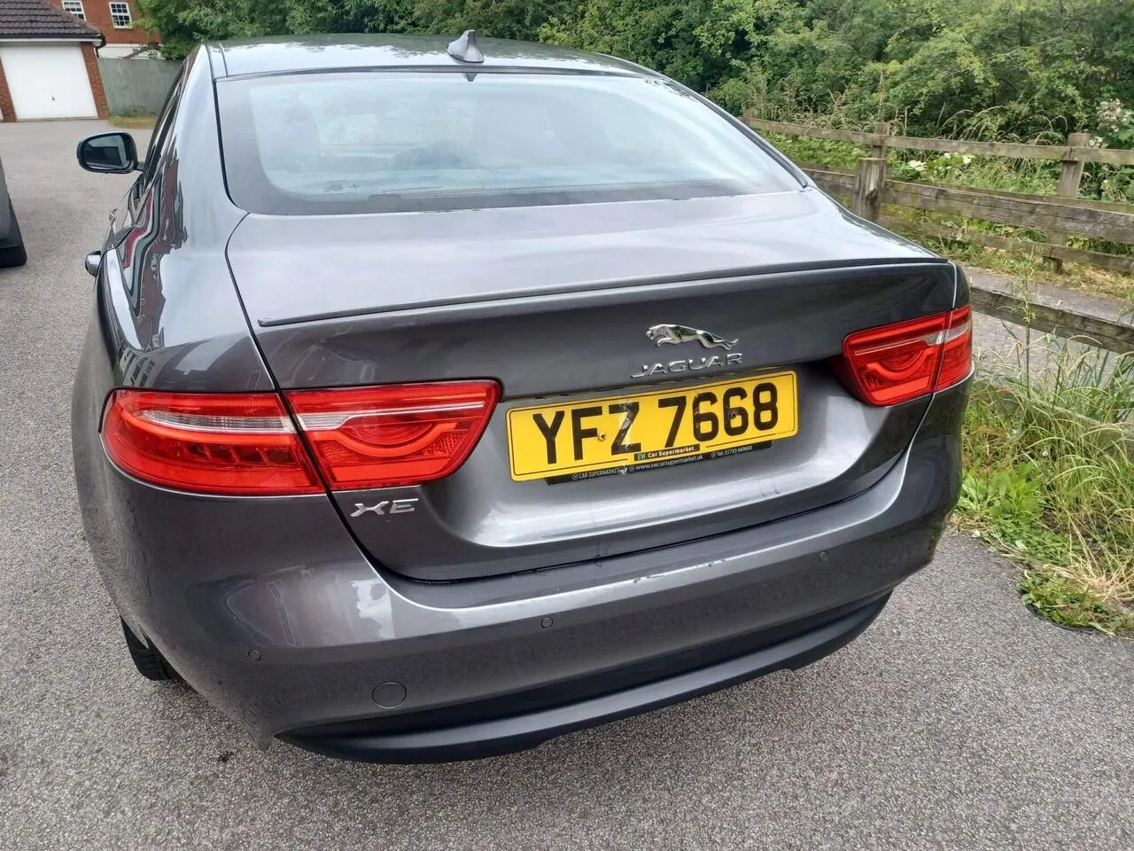 Jaguar Xe 2015 photo 5