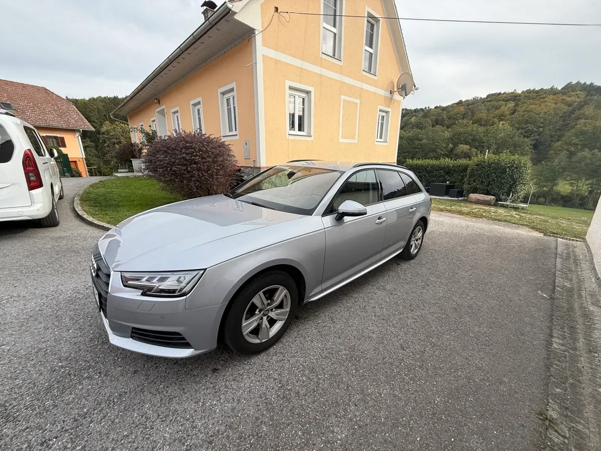 Audi A4 2018 photo 2