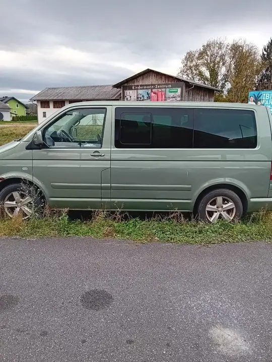 Volkswagen T5 2004 photo 3