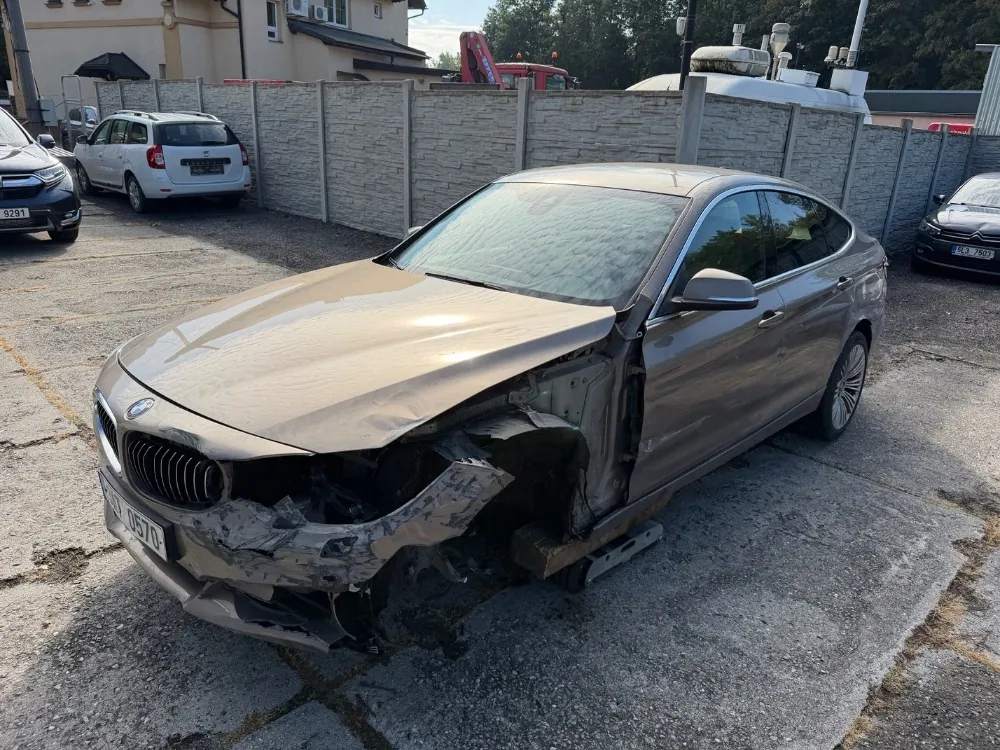 BMW 3 Series 2013 photo 2