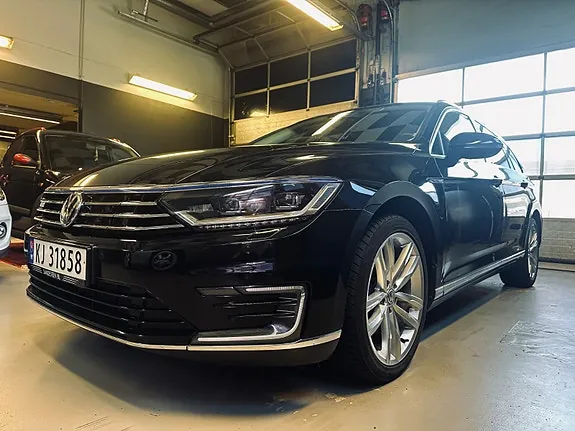 Volkswagen Passat 2017 photo 2