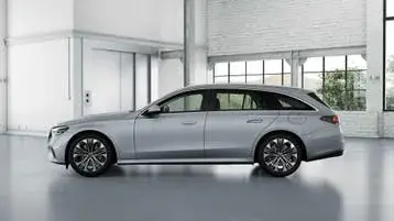 Mercedes-Benz E-Class 2025 photo 3