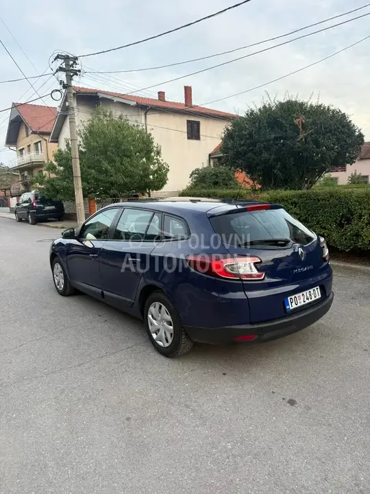 Renault Megane 2011 photo 3