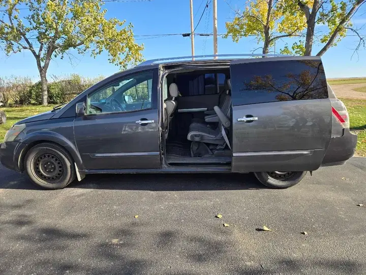 Nissan Quest 2009 photo 2