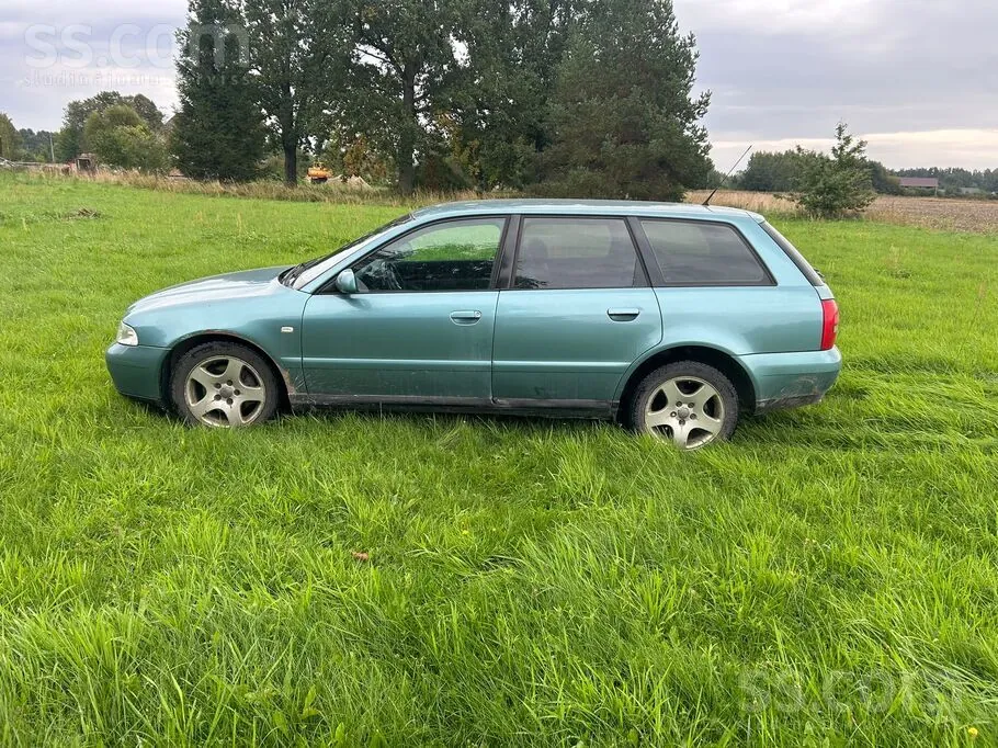 Audi A4 1999 photo 2