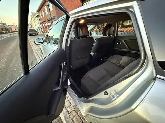 Toyota Avensis 2008 photo 3