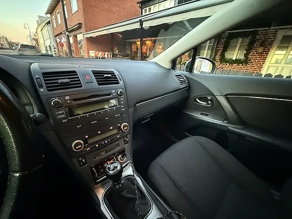 Toyota Avensis 2008 photo 2