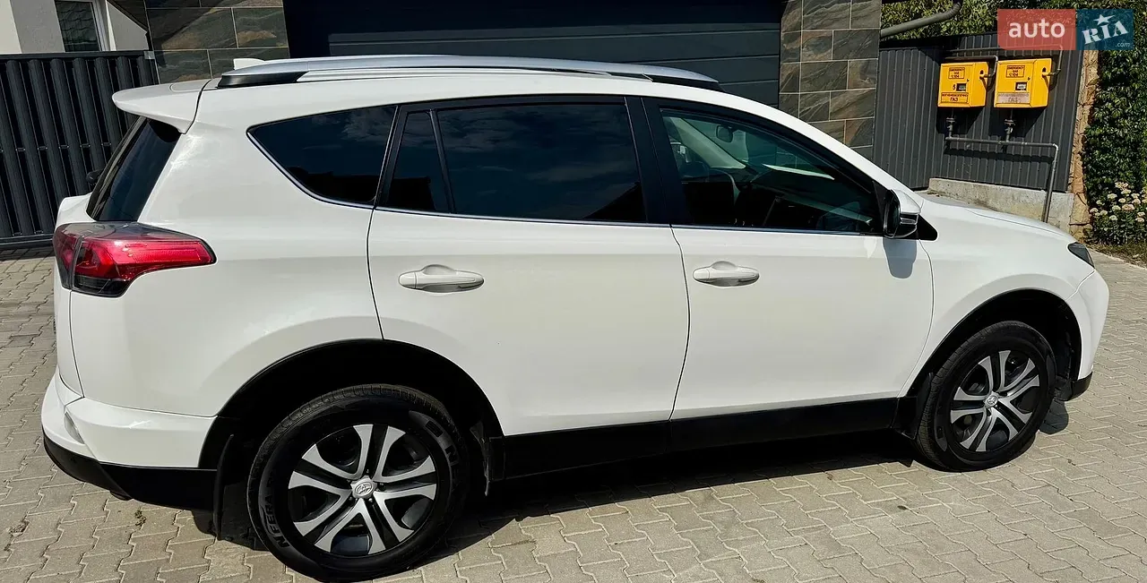 Toyota Rav4 2016 photo 4