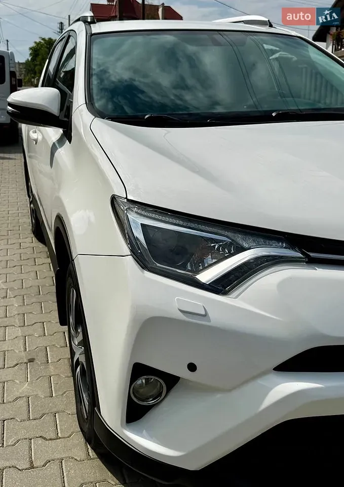 Toyota Rav4 2016 photo 3