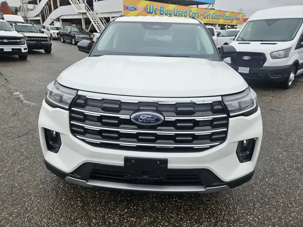 Ford Explorer 2025 photo 2