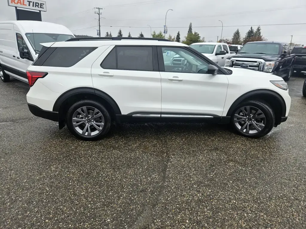 Ford Explorer 2025 photo 4