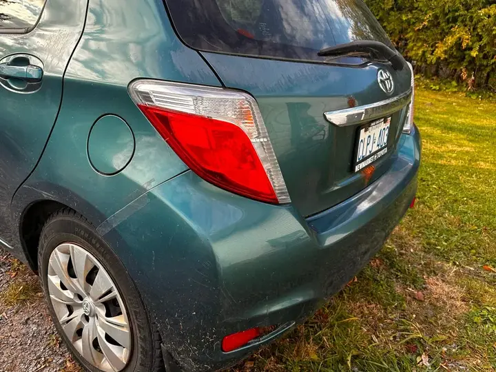 Toyota Yaris 2012 photo 4
