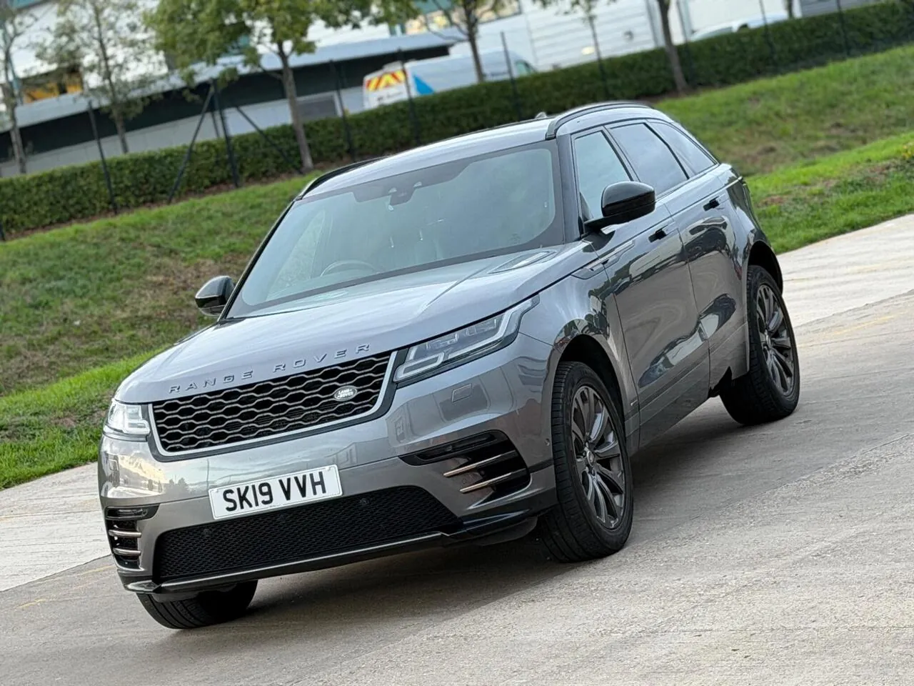 Land Rover Velar 2019 photo 2