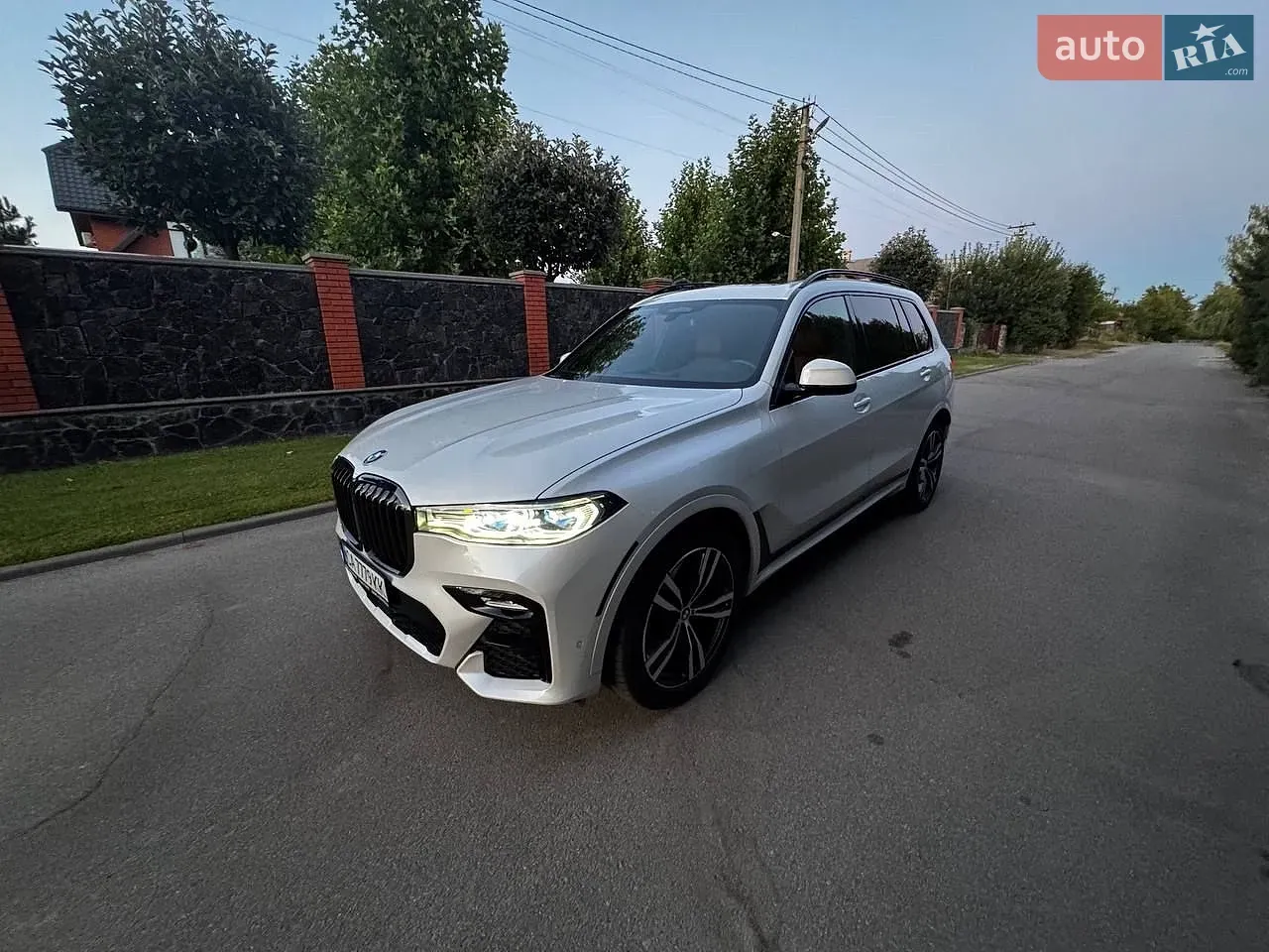 BMW X7 2022 photo 2