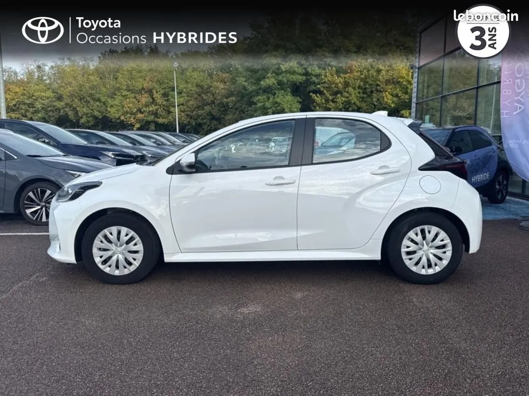 Toyota Yaris 2024 photo 3