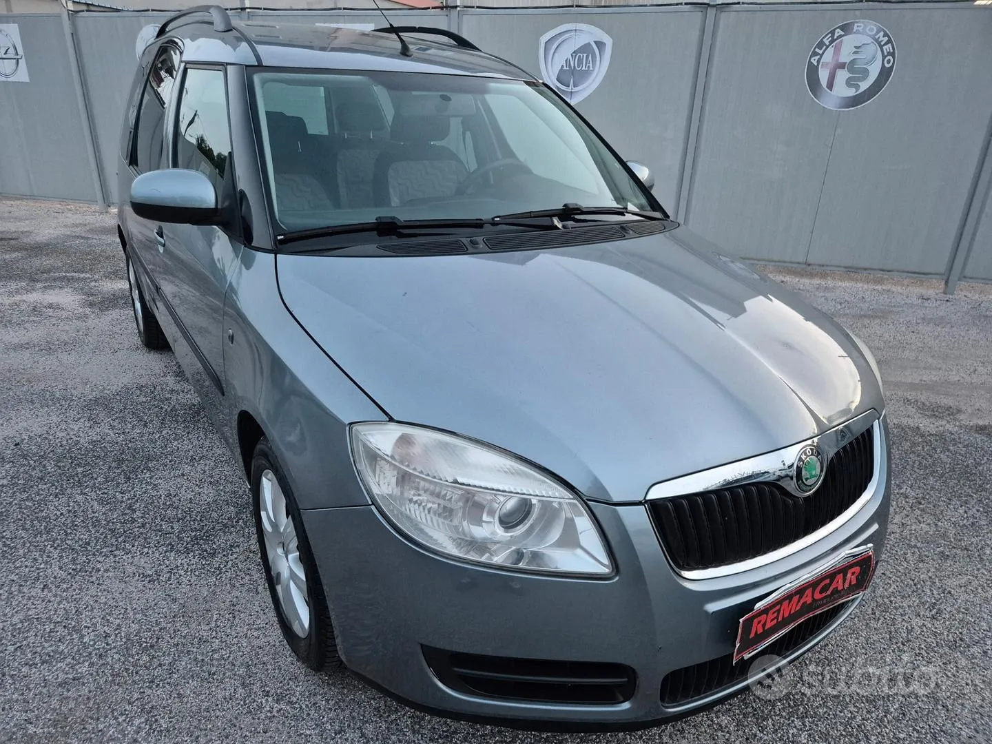 Skoda Roomster 2009 photo 2